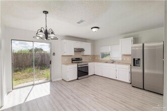 3425 Ozark Ave, Unit 3319-03 in McAllen, TX - Building Photo - Building Photo