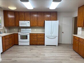 2344 Yulupa Ave in Santa Rosa, CA - Building Photo - Building Photo