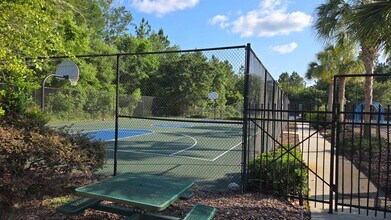 4955 NW 21st St in Gainesville, FL - Foto de edificio - Building Photo