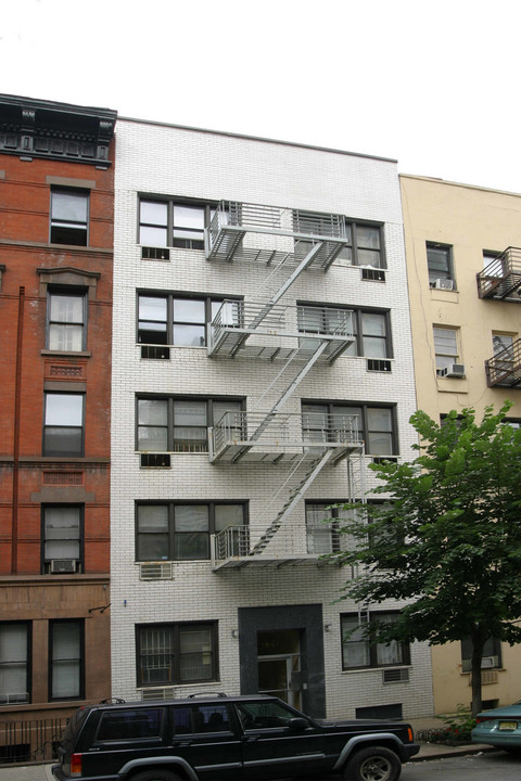 408 E 83rd St in New York, NY - Building Photo