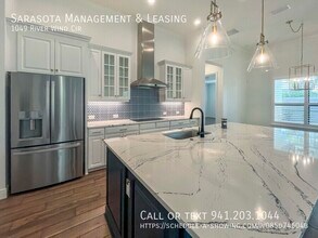 1049 River Wind Cir in Bradenton, FL - Foto de edificio - Building Photo