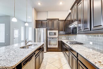 19015 Blue Valley Ln in Manvel, TX - Building Photo - Building Photo