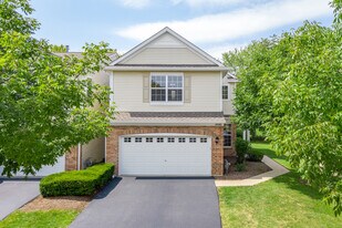 1440 Millbrook Dr in Algonquin, IL - Building Photo