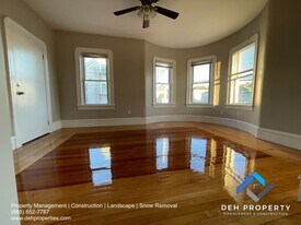 216 Hope St, Unit 2 in Fall River, MA - Building Photo