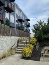 Water Meade Apartments in Portland, OR - Foto de edificio - Building Photo