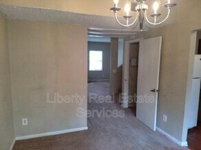 1065 Kelly Dr in Hinesville, GA - Building Photo - Building Photo