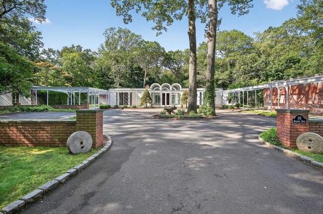 property at 156 Horseshoe Rd
