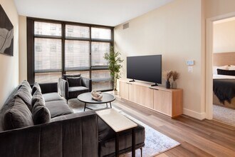 Flats 130 at Constitution Square in Washington, DC - Foto de edificio - Building Photo