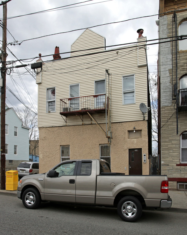 158 3rd St in Passaic, NJ - Building Photo - Building Photo