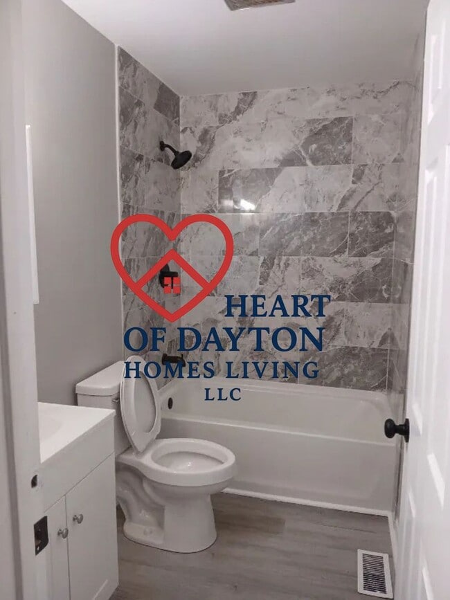 107 Gloria Ave in New Lebanon, OH - Building Photo - Building Photo