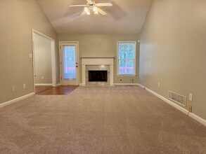 188 Eagle Pointe Dr in Dallas, GA - Building Photo - Building Photo