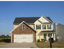 703 Pointe Trail in Locust Grove, GA - Building Photo