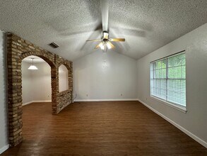 201 Barbara St in Whitehouse, TX - Building Photo - Building Photo