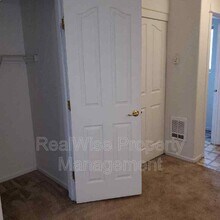 2436 SW 23rd St in Redmond, OR - Building Photo - Building Photo