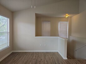 10526 Villa Creek Dr in Tampa, FL - Building Photo