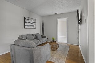 1022 Baden in San Antonio, TX - Building Photo