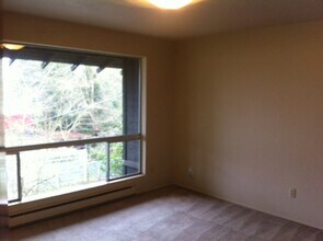 231 S Lafayette Ave in Bremerton, WA - Building Photo - Building Photo