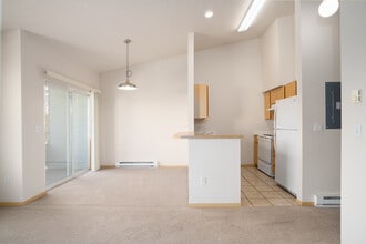 Courts At Indian Canyon in Spokane, WA - Building Photo - Interior Photo