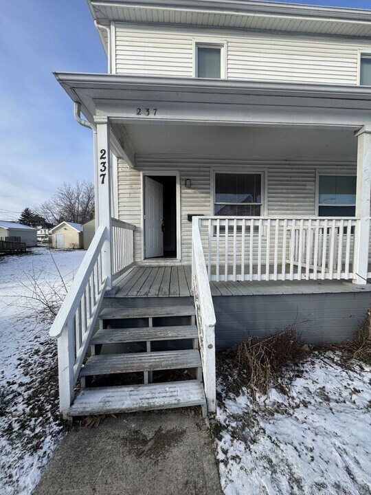 235-237-237 Avondale Ave in Columbus, OH - Building Photo