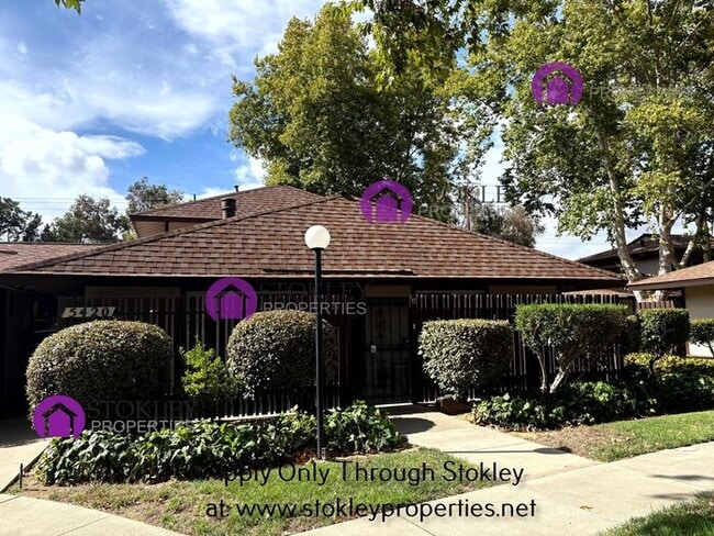 property at 5420 Roundtree Ct