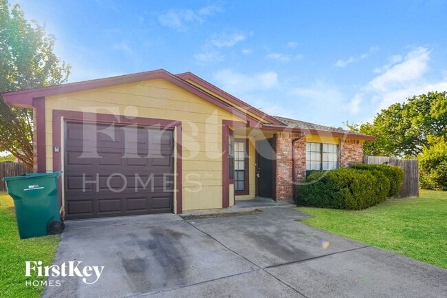 415 Justice Dr in Cedar Hill, TX - Foto de edificio - Building Photo