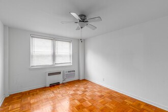 The Mayfair Apartments in Wilmington, DE - Building Photo - Interior Photo
