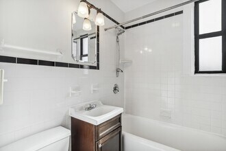 463 Pavonia Ave in Jersey City, NJ - Building Photo - Building Photo