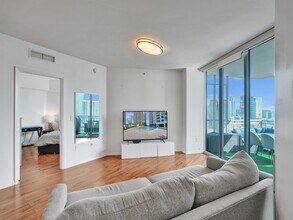 350 S Miami Ave, Unit 2805 in Miami, FL - Building Photo - Building Photo
