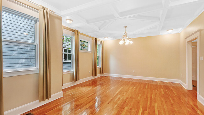273 Mason Ter, Unit L in Brookline, MA - Building Photo - Building Photo
