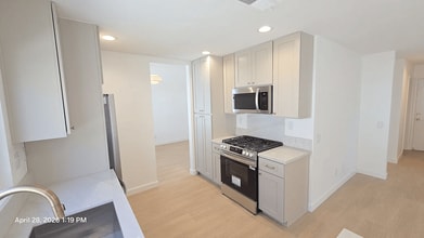 869 Southshore Dr in Chula Vista, CA - Foto de edificio - Building Photo
