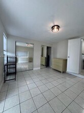 1617 NW 8th St in Miami, FL - Building Photo - Building Photo