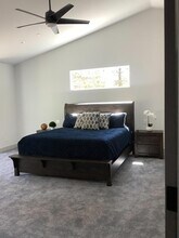 2810 St Nick Way in South Lake Tahoe, CA - Foto de edificio - Building Photo