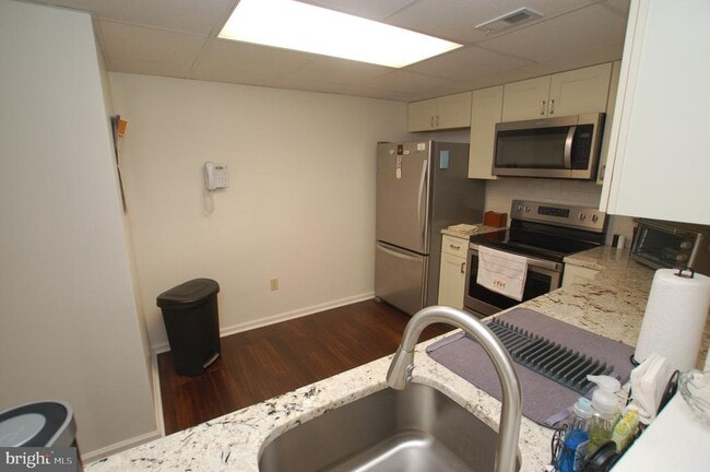 6403 Centennial Station Dr in Warminster, PA - Building Photo - Building Photo