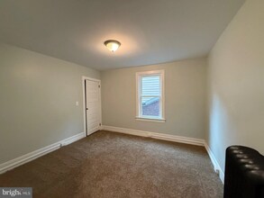 9 W Chestnut St in Souderton, PA - Building Photo - Building Photo