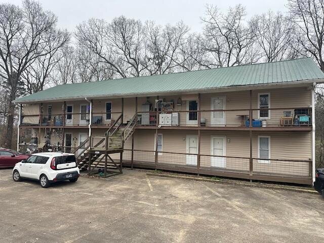 property at 257 SE Bell St