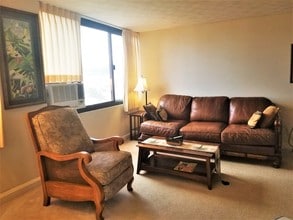 343 Hobron Ln, Unit 3204 in Honolulu, HI - Building Photo - Building Photo
