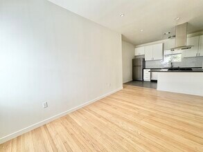 515-518 3/4 N Mariposa Ave in Los Angeles, CA - Building Photo - Building Photo