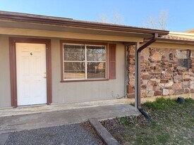 1502 S Commerce Ave in Russellville, AR - Building Photo