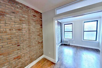 382 E 10th St in New York, NY - Building Photo - Building Photo