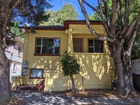 712 46th St in Oakland, CA - Building Photo