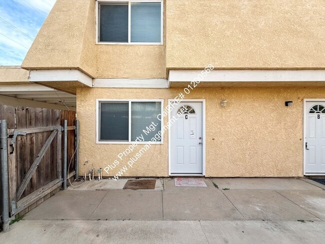 property at 717 E Boone St