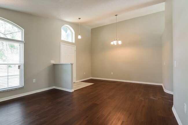 411 Sonoma Dr in Valrico, FL - Building Photo - Building Photo