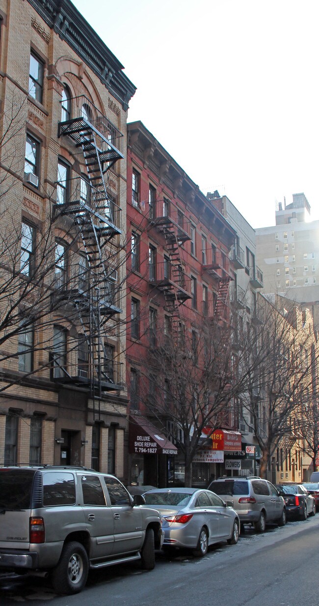 311 E 76th St in New York, NY - Building Photo - Building Photo