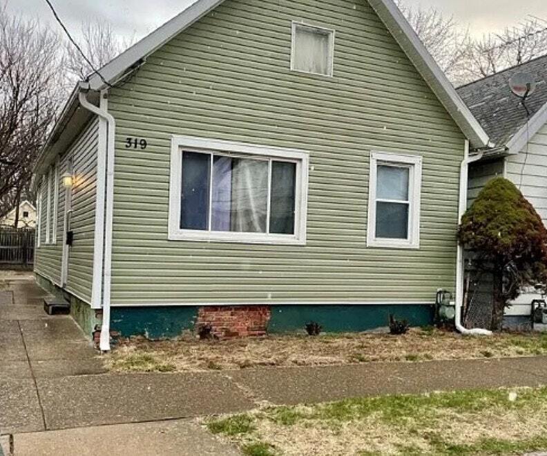319 Dexter St in Toledo, OH - Building Photo
