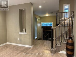 3156 Ernest Appelbe Blvd. in Oakville, ON - Building Photo - Building Photo