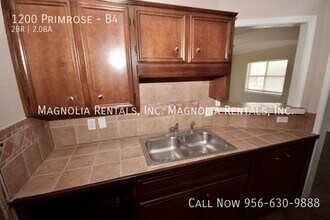 1200 Primrose Ave W, Unit B4 in McAllen, TX - Foto de edificio - Building Photo