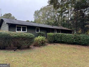 2341 Amberbrook Dr SW in Conyers, GA - Building Photo - Building Photo