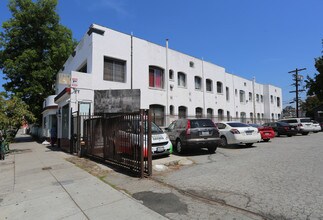1825-1829 W Sunset Blvd in Los Angeles, CA - Foto de edificio - Building Photo