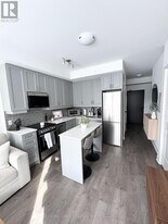 2343 Khalsa Gate in Oakville, ON - Building Photo