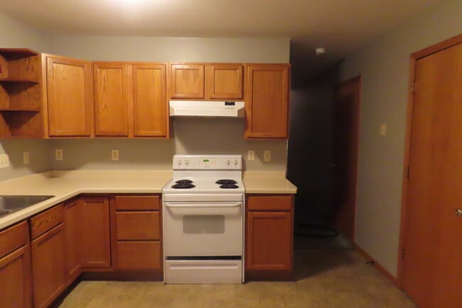 2025 S Main St in Oshkosh, WI - Foto de edificio - Building Photo